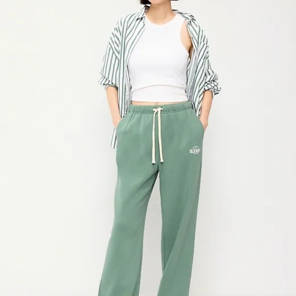 NWT Old Navy Extra High-Waisted Vintage Logo Sweatpants